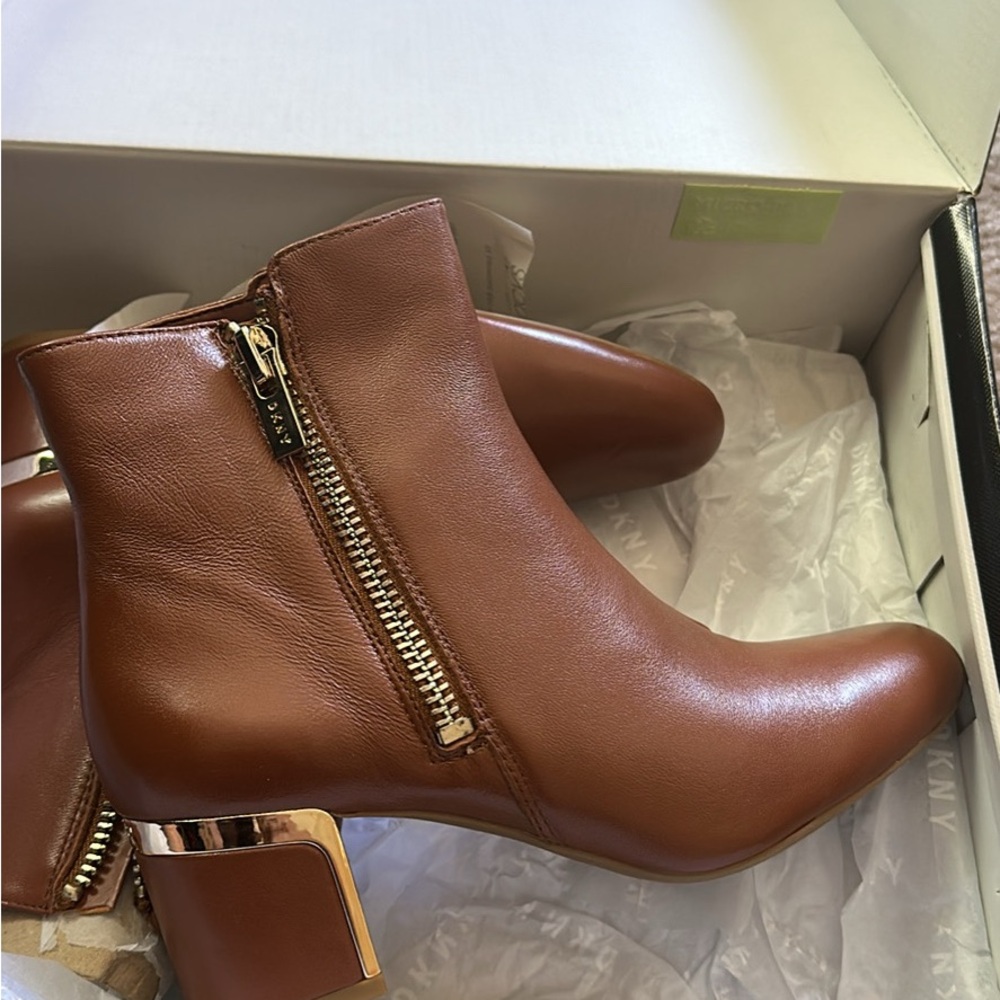 DKNY Brown Ankle Boots with Chunky Heel and Side Zipper